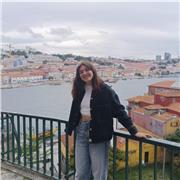 Me defino como una persona que se implica bastante con su trabajo y me gustaría poder aportar mi ayuda y conocimiento.